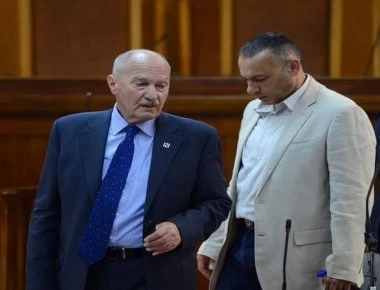 Πάτρα: Τοποθέτησαν γκαζάκια στο δικηγορικό γραφείο πρώην βουλευτή της Χρυσής Αυγής